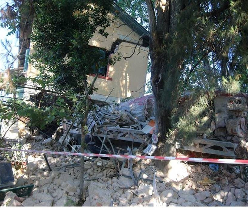 Three dead in train derailment near Thessaloniki (pics)