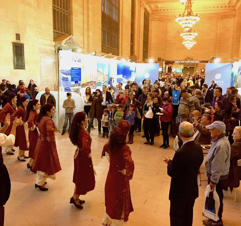 Η έκθεση «Greek Panorama» στον εμβληματικό σταθμό Grand Central Terminal στη Νέα Υόρκη