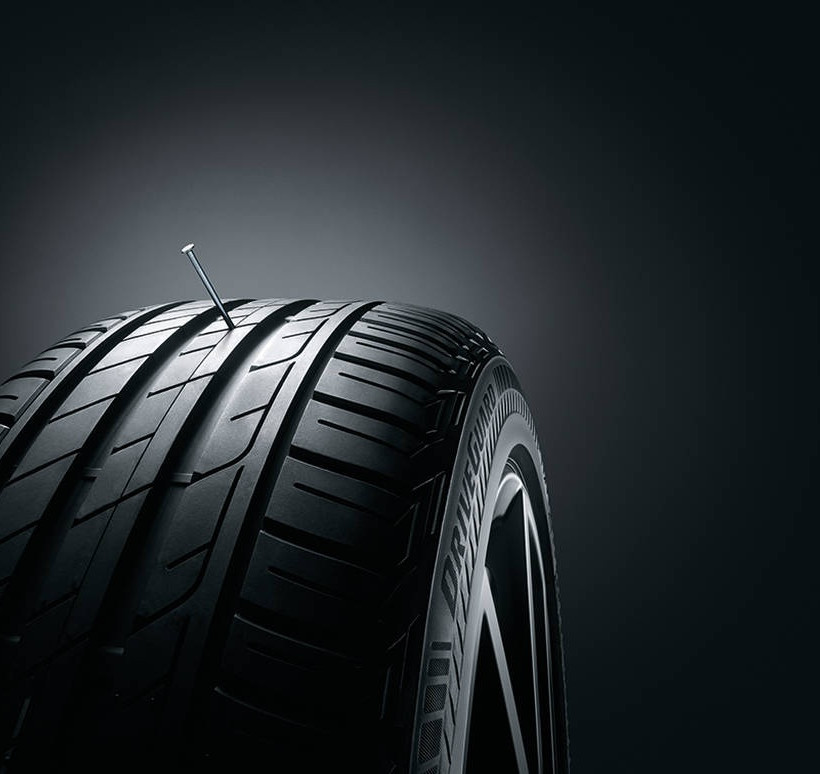 Ρεζέρβα τέλος! Το νέο ελαστικό της Bridgestone υπόσχεται 80 επιπλέον χιλιόμετρα ακόμα κι αν κλατάρει