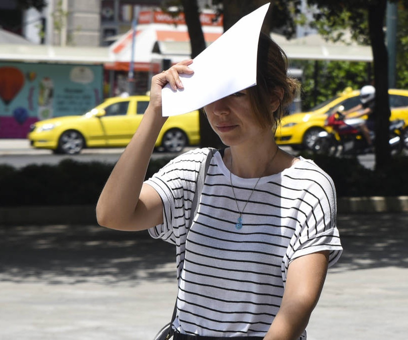 Καμίνι όλη η χώρα: Ο καύσωνας μέσα από φωτογραφίες (pics)