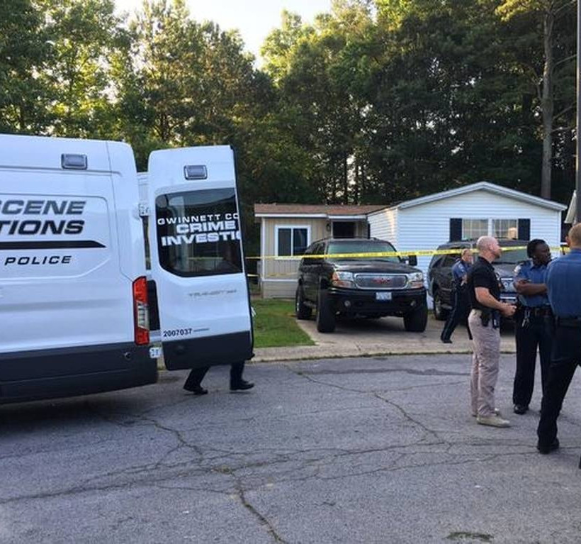 Οικογενειακή τραγωδία: Έσφαξε τα τέσσερα παιδιά και τον άντρα της (pics+vid)