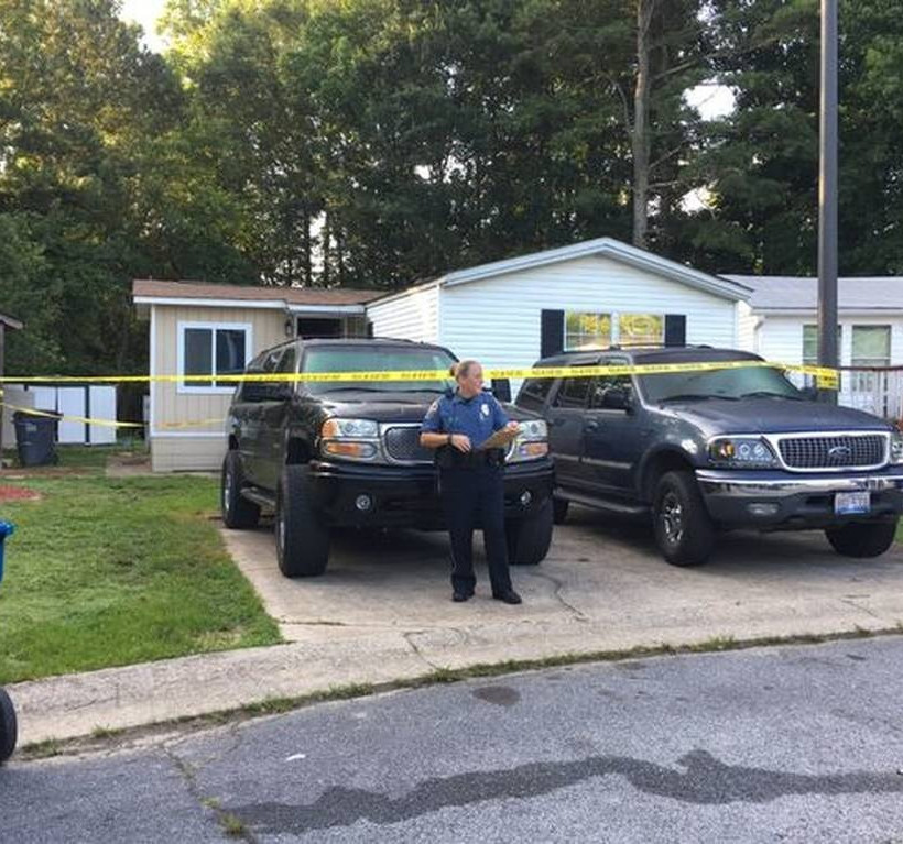 Οικογενειακή τραγωδία: Έσφαξε τα τέσσερα παιδιά και τον άντρα της (pics+vid)