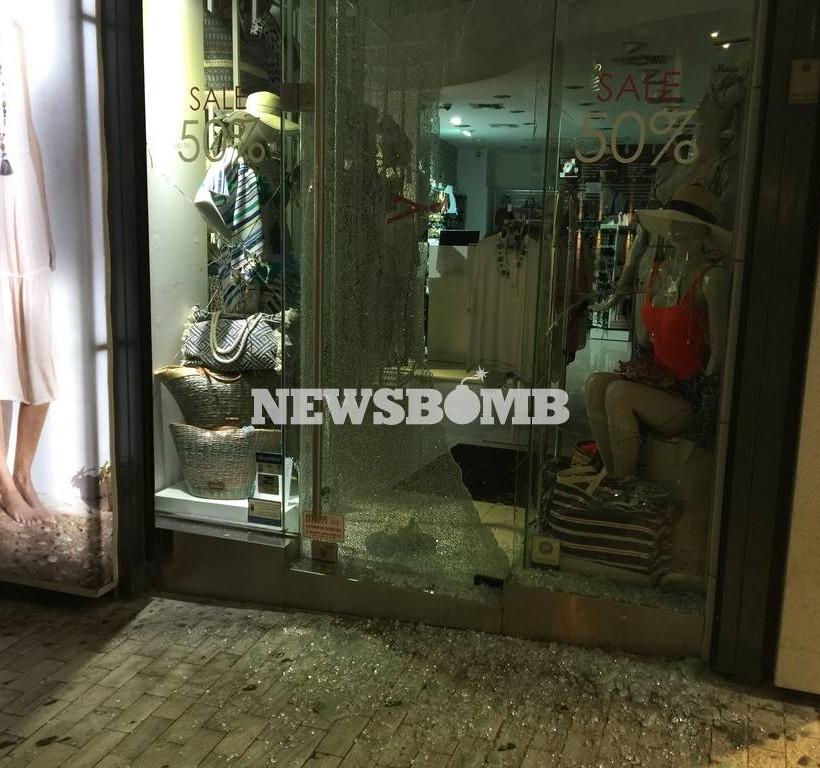 Σοβαρά επεισόδια στο Σύνταγμα κατά την πορεία συμπαράστασης στην Ηριάννα (pics)
