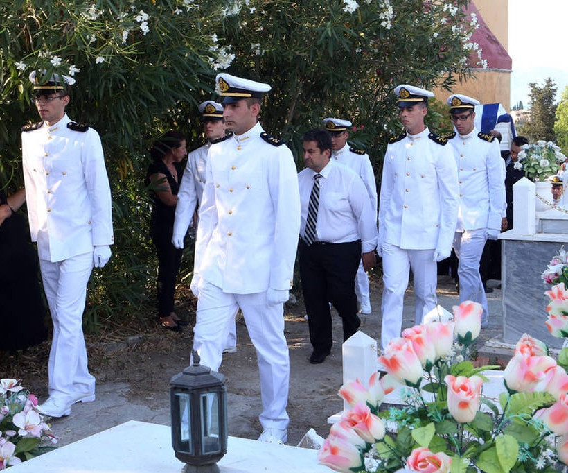 Κέρκυρα: Θρήνος στην κηδεία του αδικοχαμένου Ανθυποπυραγού (pics)