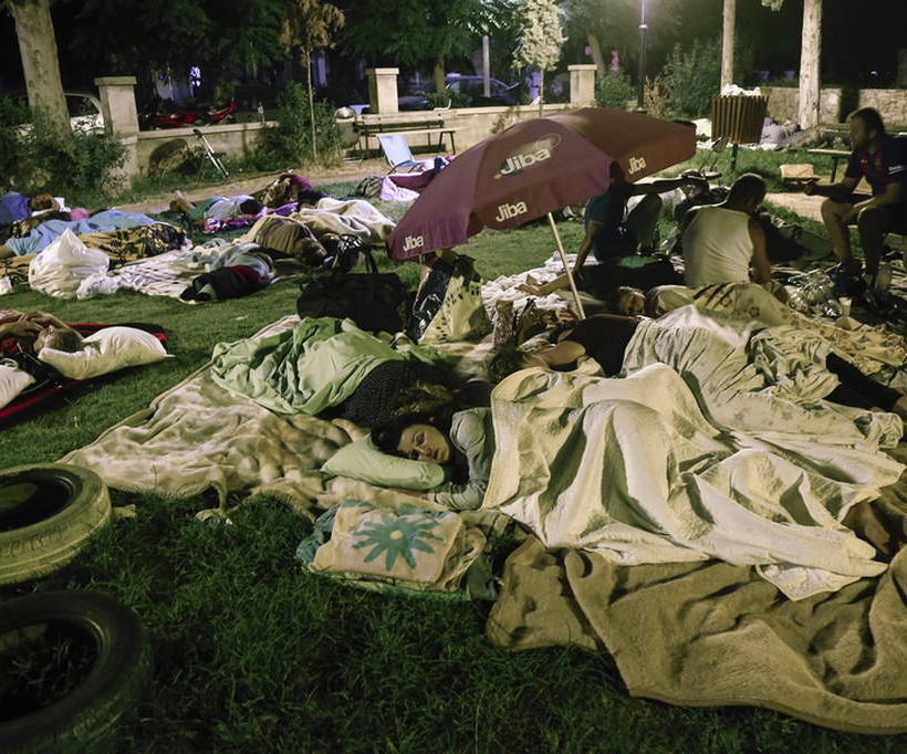 Κως Σεισμός: Φοβούνται νέο ισχυρό σεισμό - Δεύτερη νύχτα στους δρόμους οι κάτοικοι του νησιού (Pics)