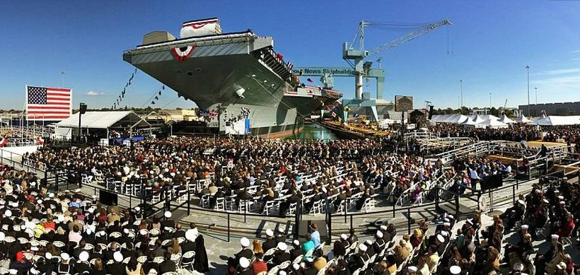 Σοκ! Δείτε το νέο αεροπλανοφόρο του Τραμπ που προκαλεί τρόμο (Pics+Vid)