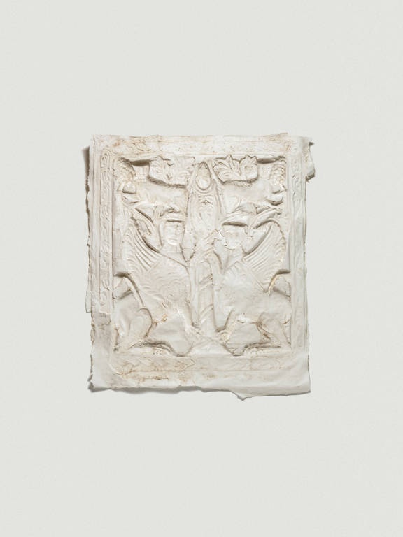 Η Νόρα Όκκα παρουσιάζει το εικαστικό έργο με τίτλο «ΣΠΟΛΙΑ: 11 Μεταγραφές»