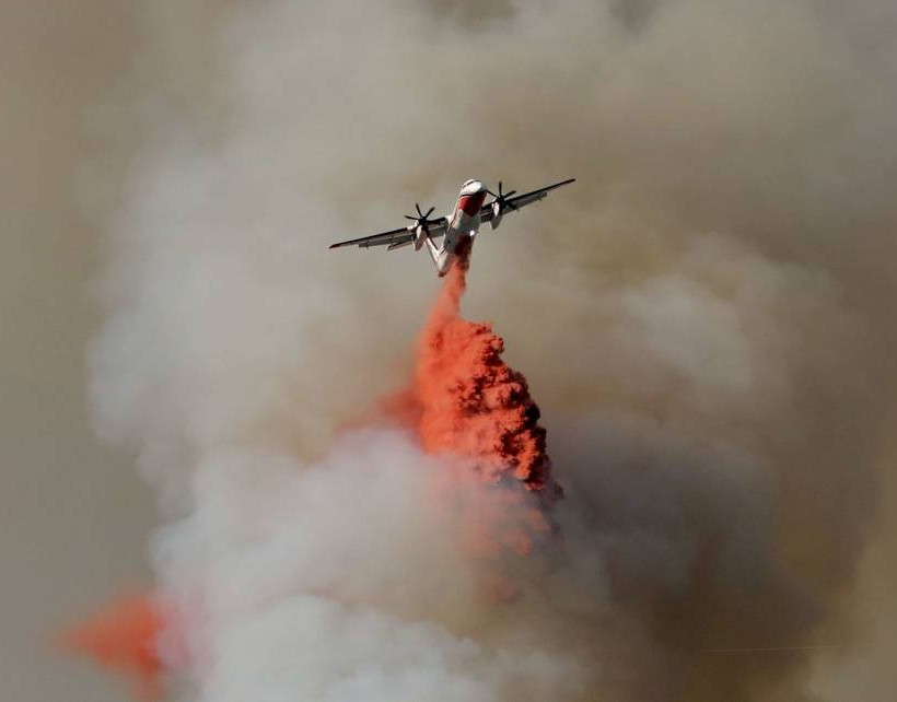 «Πύρινη κόλαση» στη Γαλλία: Φεύγουν άρον άρον χιλιάδες τουρίστες (pics+vid)