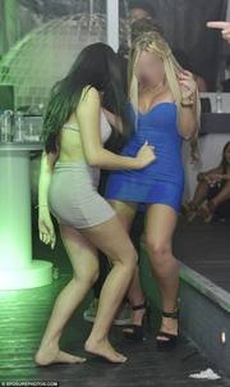 Κάβος: Τα σεξουαλικά όργια με ολόγυμνες και μεθυσμένες τουρίστριες στην Κέρκυρα που έγιναν viral