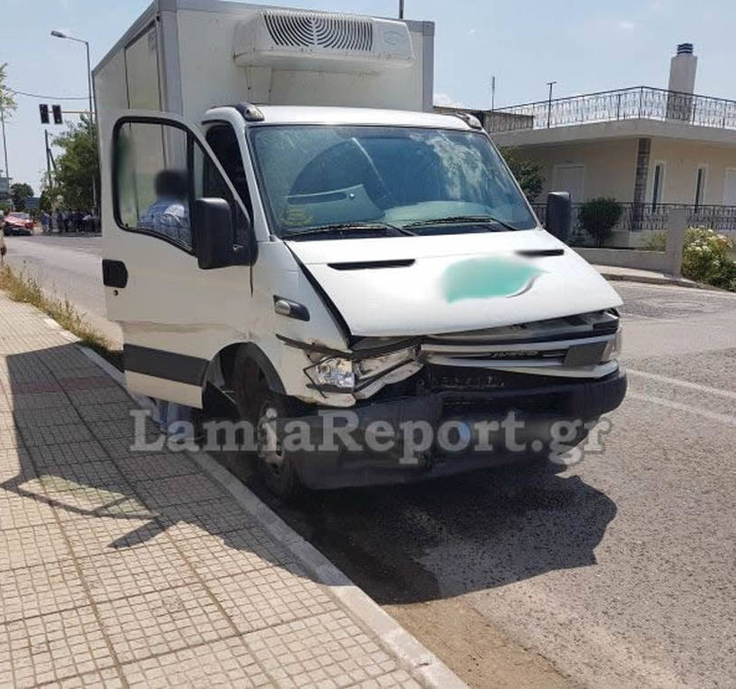 Λαμία: Πέρασε με κόκκινο και σκόρπισε τον τρόμο (pics)