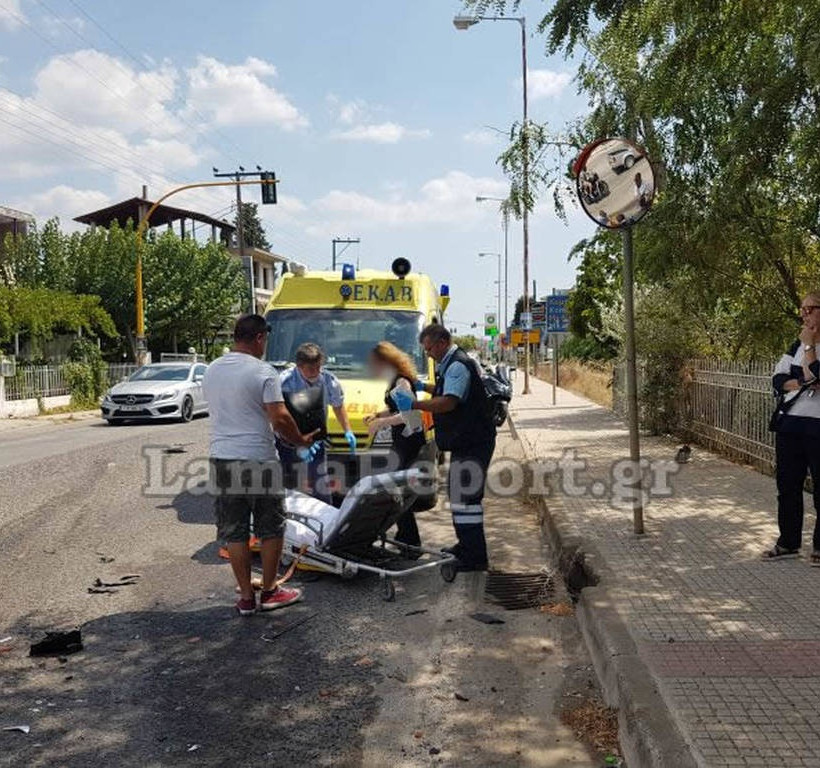 Λαμία: Πέρασε με κόκκινο και σκόρπισε τον τρόμο (pics)