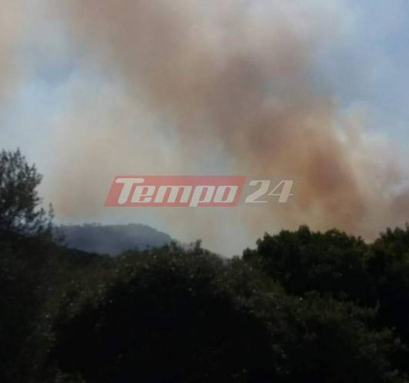 Φωτιά ΤΩΡΑ: Δύο πύρινα μέτωπα στην Αχαΐα - Έφτασαν κοντά σε μοναστήρι οι φλόγες (pics+vid)