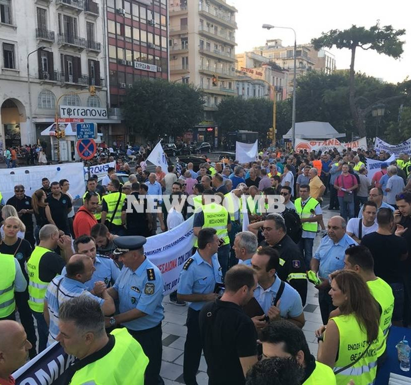 ΔΕΘ 2017: Συγκέντρωση διαμαρτυρίας ενστόλων - «Φυλάμε Θερμοπύλες, ζητάμε αναγνώριση» (pics)