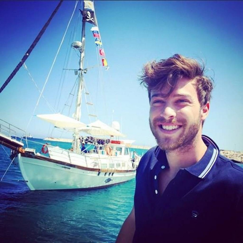 Αυτός ο τύπος είναι ό,τι πιο σέξι υπάρχει την tv;