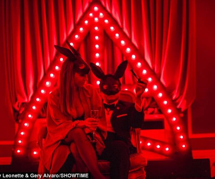 Αποκαλυπτικές φωτογραφίες! H βίλα της ακολασίας - Όργια παντού