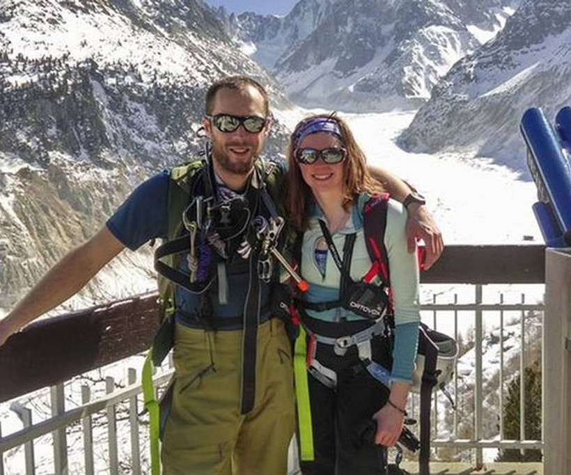 Το ταξίδι για την επέτειο του γάμου τους μετατράπηκε σε εφιάλτης - Τους καταπλάκωσαν βράχια (pics)