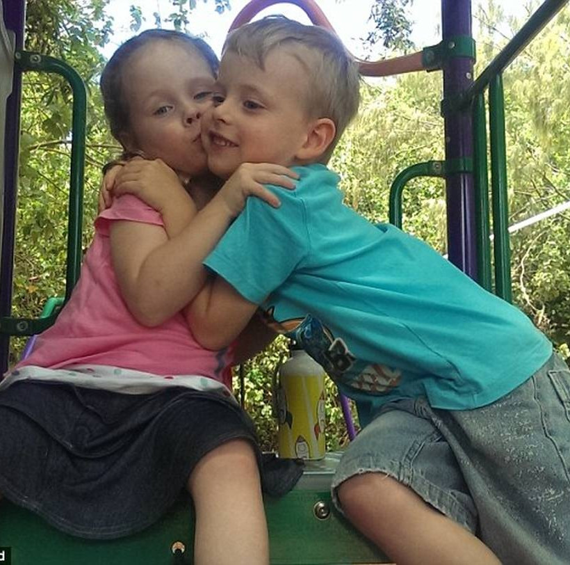 Συγκλονιστικό: Ήταν κλινικά νεκρό αλλά ο χτύπος της καρδιάς της μητέρας του, του έδωσε ζωή (pics)