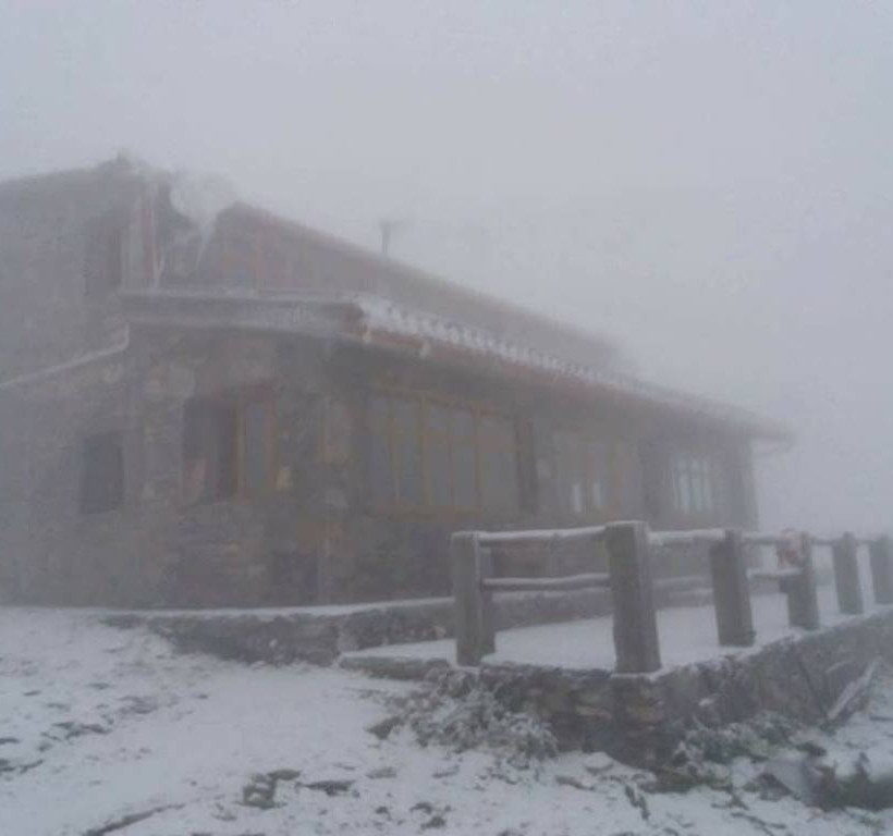 Καιρός για χιόνια: Απίστευτο! Δείτε σε ποια περιοχής της Ελλάδας το «έστρωσε» (pics)