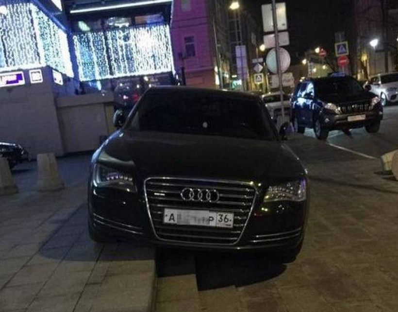 Πήραν το δίπλωμα νύχτα; Δείτε τα χειρότερα παρκαρίσματα στον κόσμο (pics) 