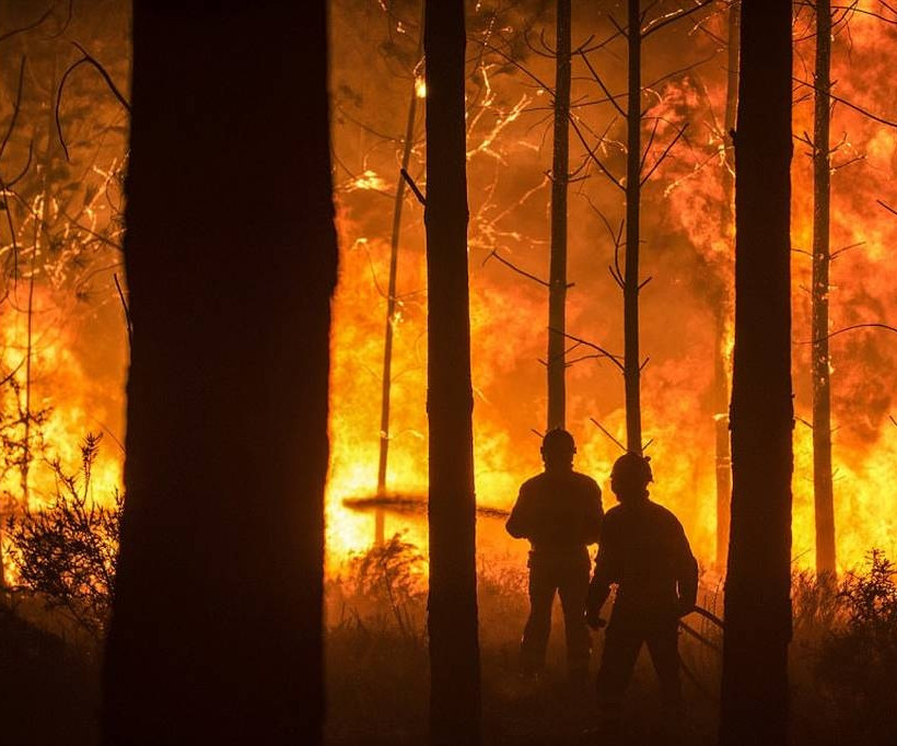 Νέα πύρινη κόλαση στην Πορτογαλία: Τουλάχιστον 27 νεκροί (pics+vid)