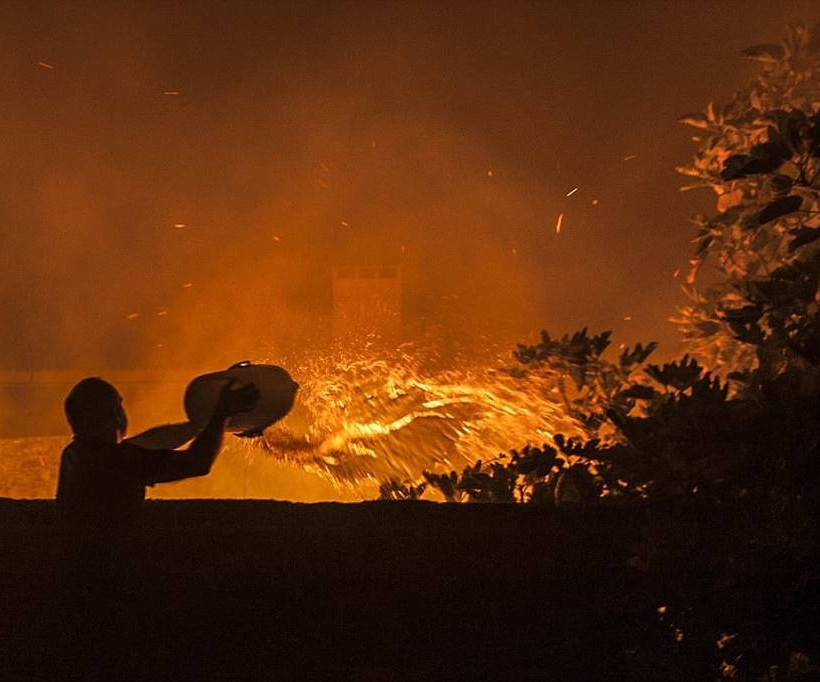 Νέα πύρινη κόλαση στην Πορτογαλία: Τουλάχιστον 27 νεκροί (pics+vid)