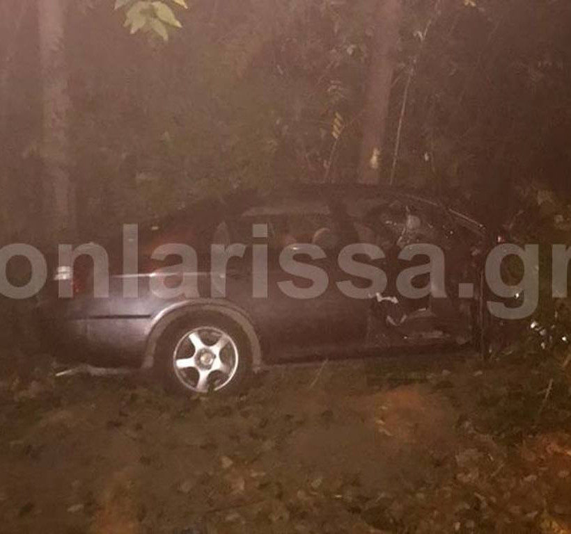 Απίστευτο τροχαίο στο Αλκαζάρ: Αυτοκίνητο παρέσυρε πεζή και έπεσαν μαζί σε ποτάμι! (pics)