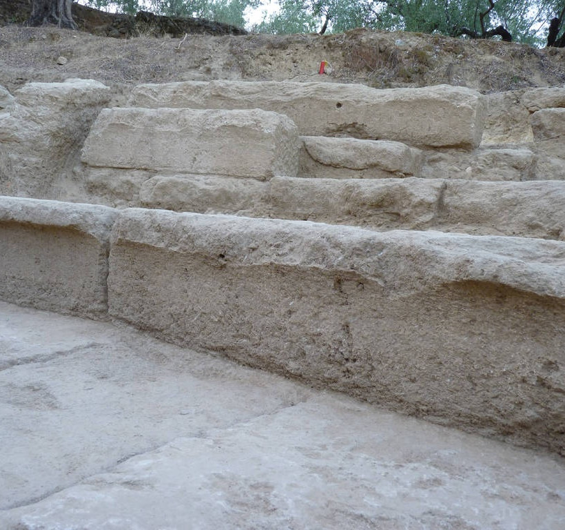 Συγκλονιστικές εικόνες από το αρχαίο θέατρο της Μεσσηνίες: Κερκίδες, εδώλια και θέση για ορχήστρα
