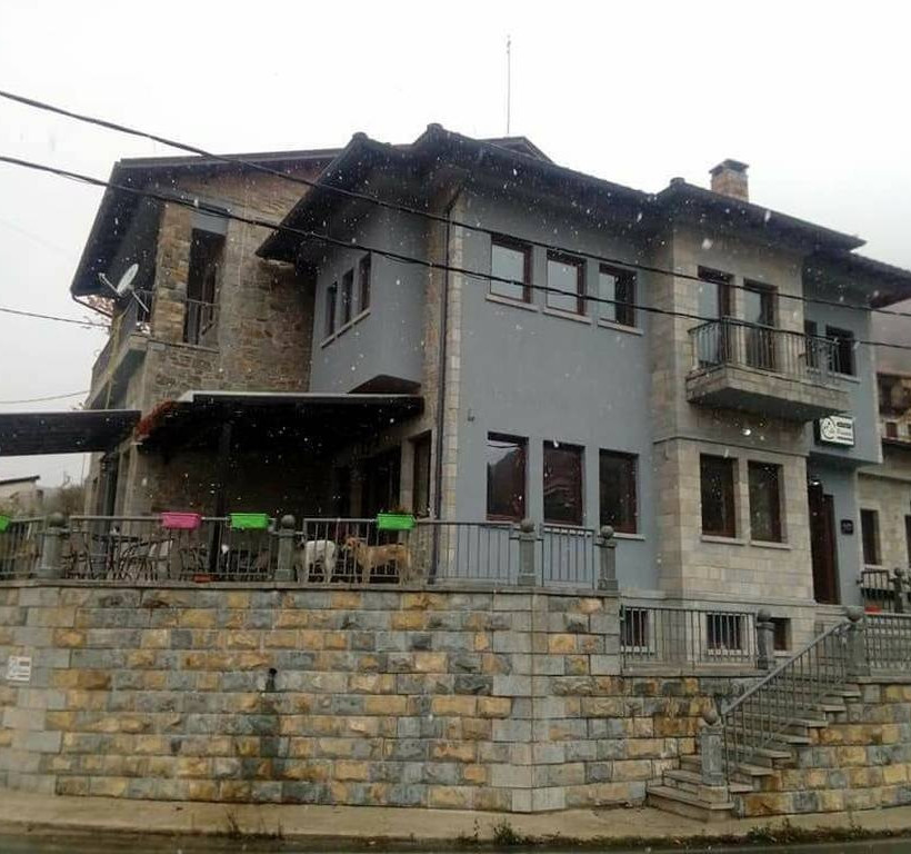 Καιρός LIVE: Το έστρωσε σε αρκετές περιοχές – Δείτε πού χιονίζει ΤΩΡΑ