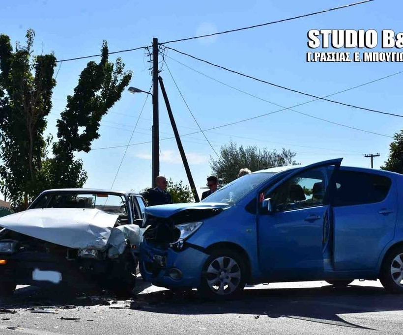 Ναύπλιο: Σοβαρό τροχαίο με δύο τραυματίες (vid)