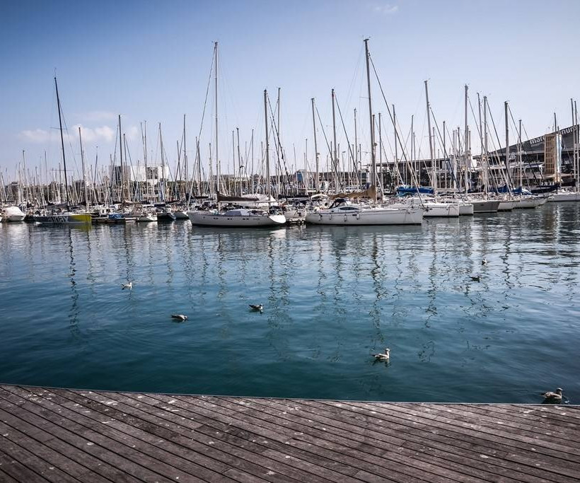 Μία βόλτα στην πολύχρωμη και λαμπερή Βαρκελώνη (photos)