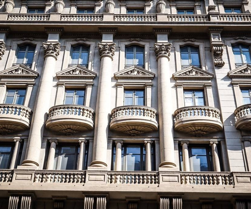 Μία βόλτα στην πολύχρωμη και λαμπερή Βαρκελώνη (photos)