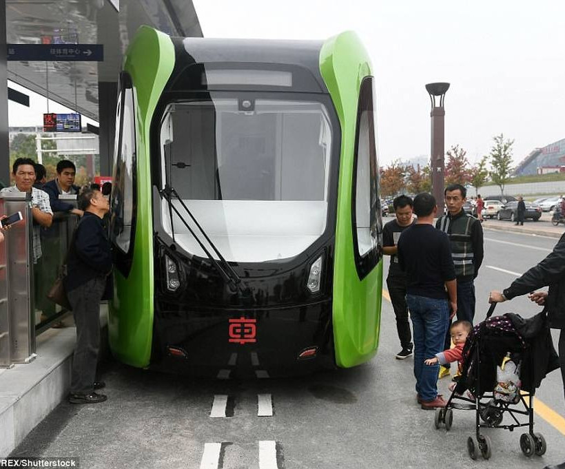 Κίνα: Ξεκίνησε να λειτουργεί τo πρώτο «έξυπνο» τρένο! (pics+vid)