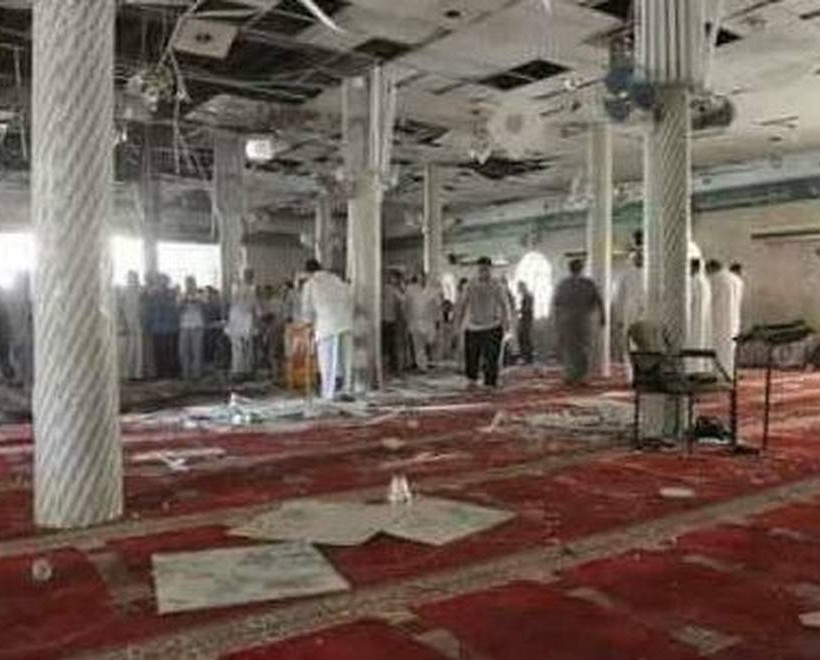 Αίγυπτος: «Λουτρό αίματος» από έκρηξη σε τέμενος – Φόβοι για πάνω από 54 νεκρούς