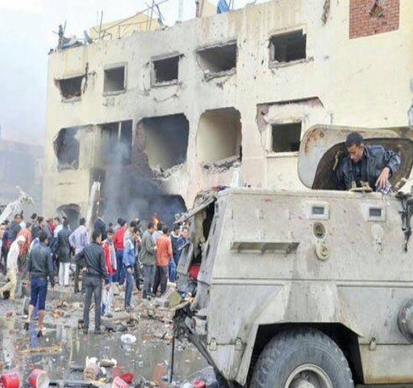 Αίγυπτος: «Λουτρό αίματος» από έκρηξη σε τέμενος – Φόβοι για πάνω από 54 νεκρούς