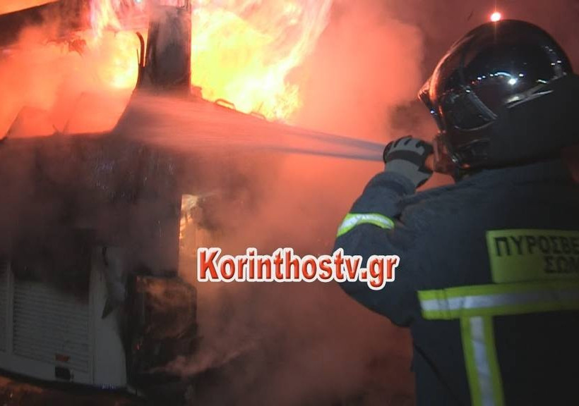 Λεωφορείο με 22 επιβαίνοντες πήρε φωτιά στην Εθνική Οδό Αθηνών - Κορίνθου (pics+vid)