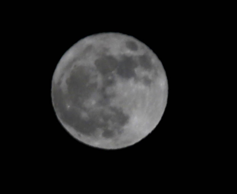 Σούπερ Σελήνη: Δείτε το φαινόμενο που μάγεψε τον κόσμο (pics)