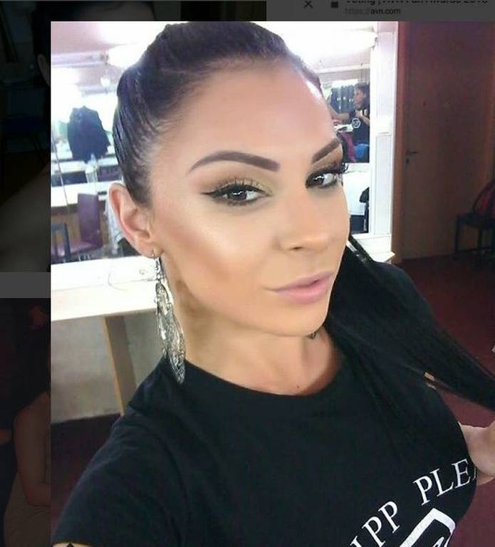 H ελληνίδα πορνοστάρ που δεν... απατάει τον άντρα της και πάει για «Όσκαρ»... (pics)