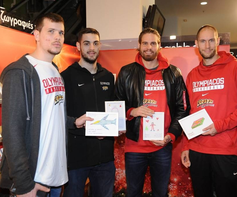 Οι παίκτες της ΚΑΕ Ολυμπιακός Δημήτρης Αγραβάνης, Ιωάννης Παπαπέτρου, Γιώργος Μπόγρης & Κιμ Τιλί
