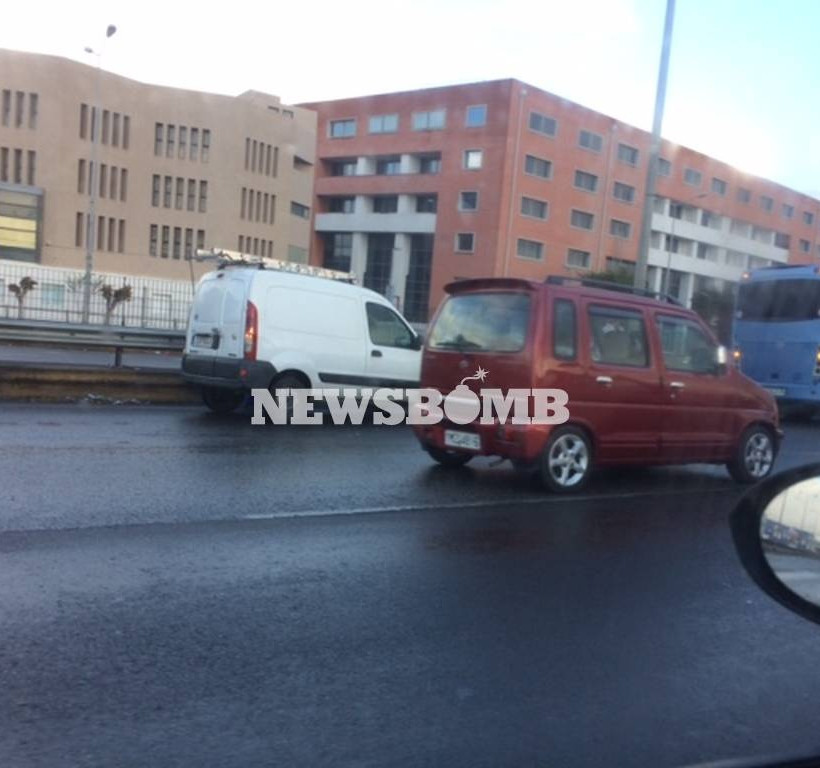 ΕΚΤΑΚΤΟ: Τροχαίο - ΣΟΚ στην Εθνική Οδό Αθηνών - Λαμίας (σοκαριστικές εικόνες και βίντεο)