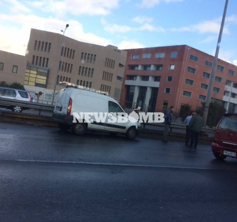 ΕΚΤΑΚΤΟ: Τροχαίο - ΣΟΚ στην Εθνική Οδό Αθηνών - Λαμίας (σοκαριστικές εικόνες και βίντεο)