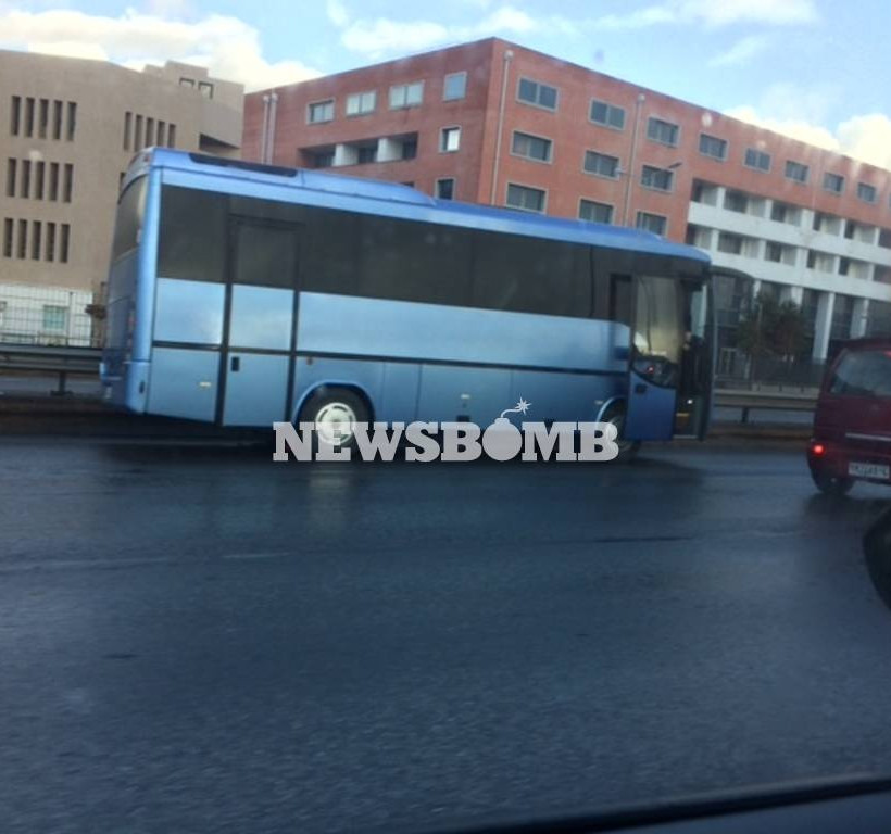 ΕΚΤΑΚΤΟ: Τροχαίο - ΣΟΚ στην Εθνική Οδό Αθηνών - Λαμίας (σοκαριστικές εικόνες και βίντεο)