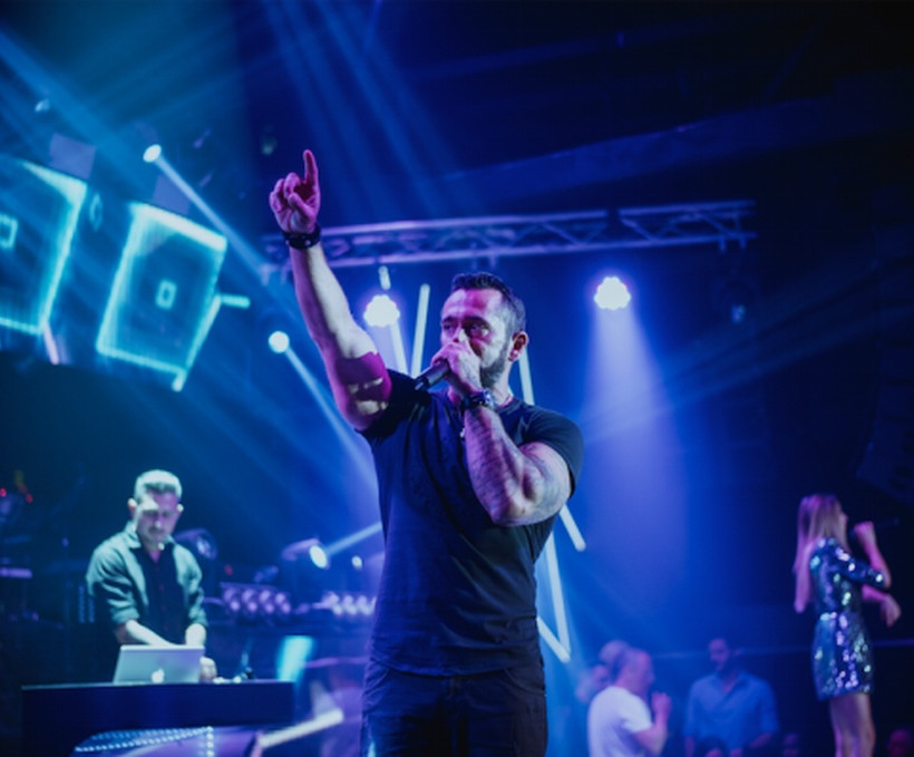 Φέτος γιορτάζουμε με Πάνο Κιάμο και Αντύπα στο «Club 22»! 