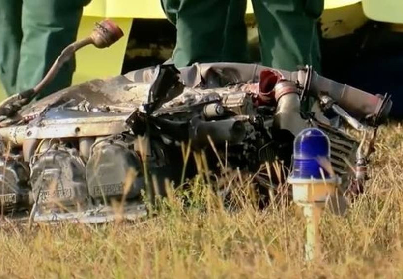 Οικογενειακή τραγωδία: Πέντε νεκροί από πτώση αεροσκάφους (pics)