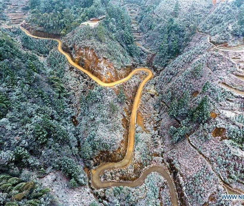 Σφοδρές χιονοπτώσεις «παρέλυσαν» την Κίνα - Τουλάχιστον 21 νεκροί (Pics)
