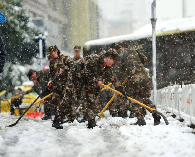 Σφοδρές χιονοπτώσεις «παρέλυσαν» την Κίνα - Τουλάχιστον 21 νεκροί (Pics)