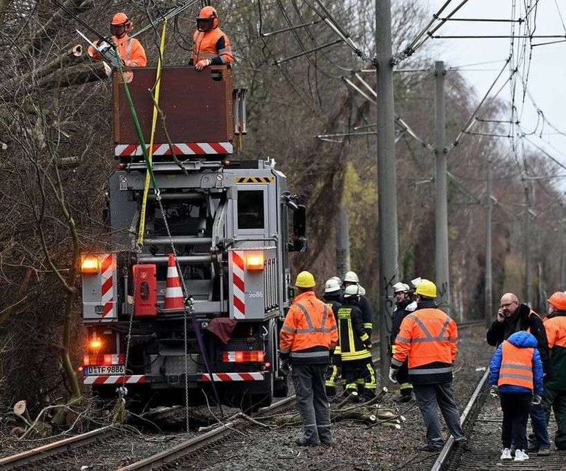 Καταιγίδα «Φρειδερίκη»: Στους 11 ο αριθμός των νεκρών στη Βόρεια Ευρώπη (Pics+Vids)