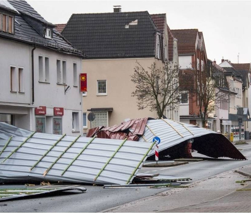 Καταιγίδα «Φρειδερίκη»: Στους 11 ο αριθμός των νεκρών στη Βόρεια Ευρώπη (Pics+Vids)