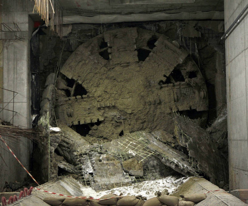 Θεσσαλονίκη: Έφτασε ο Μετροπόντικας στην Καλαμαριά (pics)