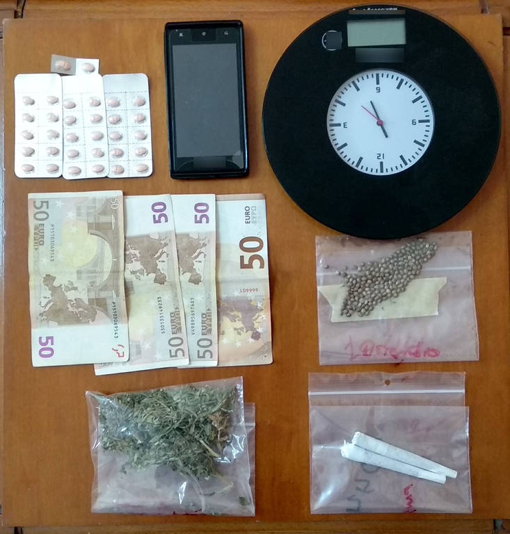 Καστοριά: Το αυτοκίνητο έκρυβε το... μυστικό (pics)