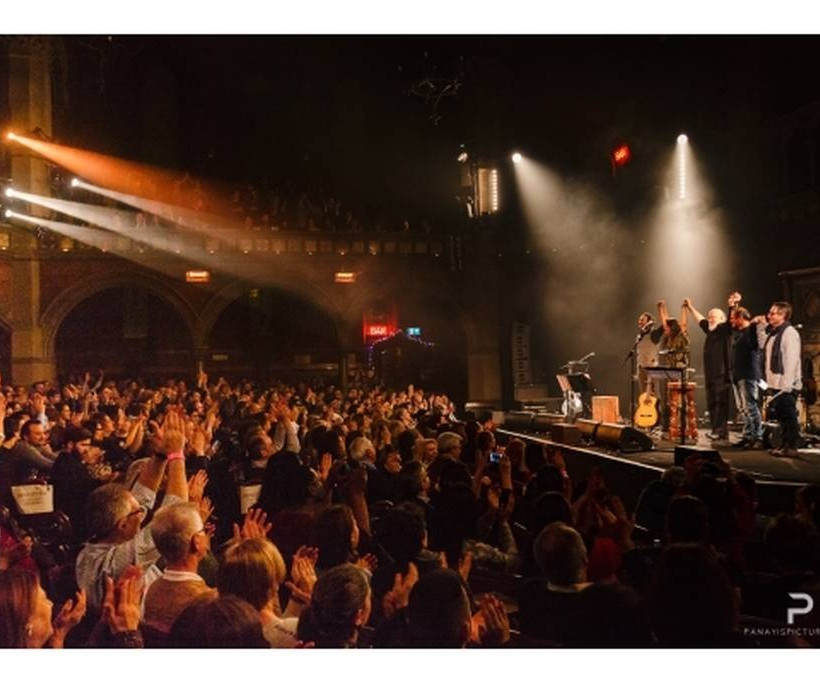 Θρίαμβος για τον Διονύση Σαββόπουλο στο «Unionchapel» του Λονδίνου